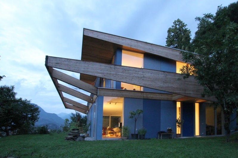 Casa Locarno, Solarhaus mit thermischer Sonnenenergieanlage