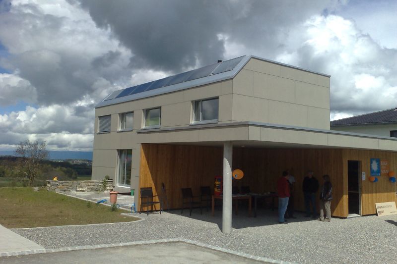 Sonnenhaus in Heitenried Schweiz, wird mit der Sonne beheizt