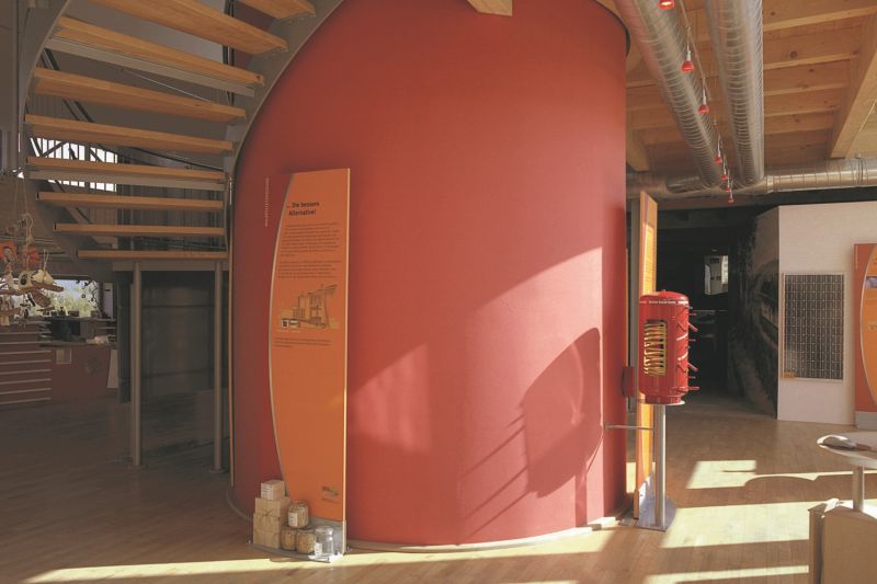 Heizungsspeicher Swiss Solartank im Zentrum des Naturparkhauses