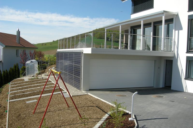 Fassade der Garage ist Stromkraftwerk
