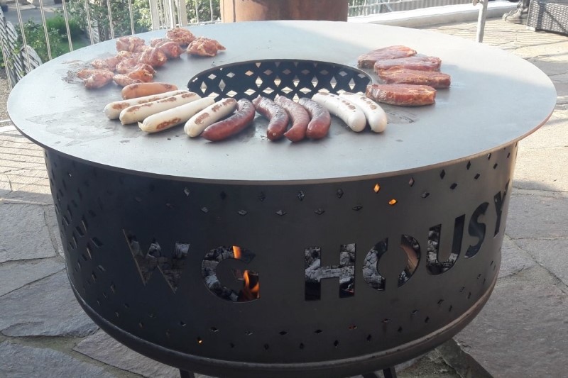Feuerschale mit Grillplatte