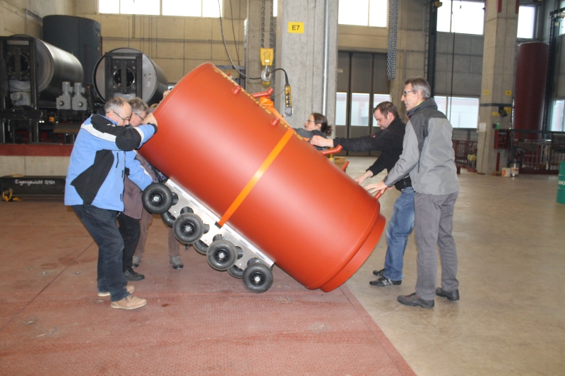 Speicher aufstellen mit Vielradwagen