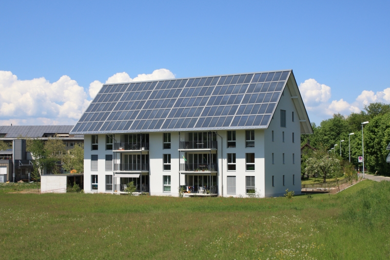 Sonnenhaus für acht Familien