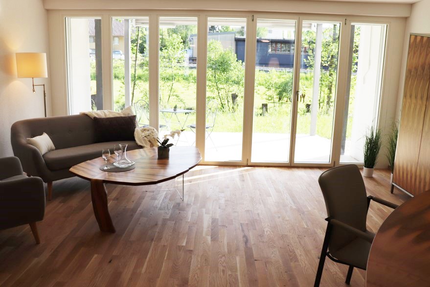 grosszügiges Wohnzimmer 33.5 m²