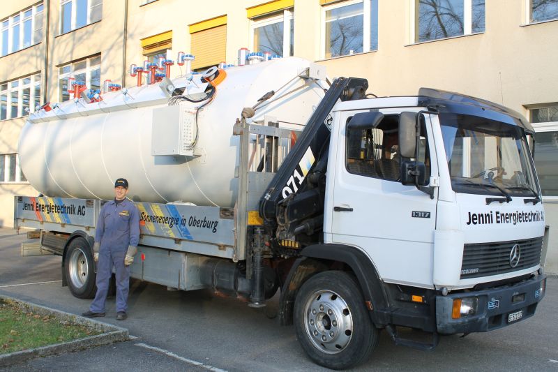 Transport des Spezialspiechers nach Hinwil