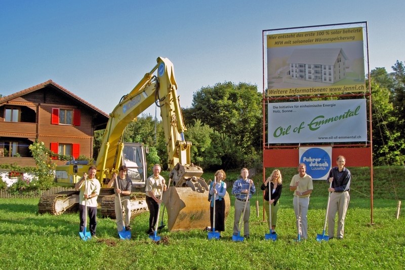 Spatenstich für Solarmehrfamilienhaus in Oberburg, Sonnenhaus mit 8 Wohnungen